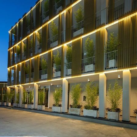 Hotel Xbusiness Nola Exterior foto